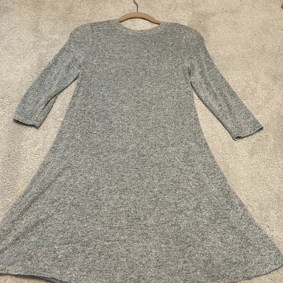 Fortune Ivy Gray sweater dress with 3/4 length sleeves - Picture 3 of 3